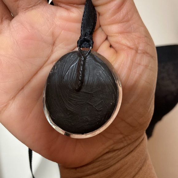 Letter A Initial Print Chunky Glass Pendant Ribbon Necklace - Picture 4 of 6